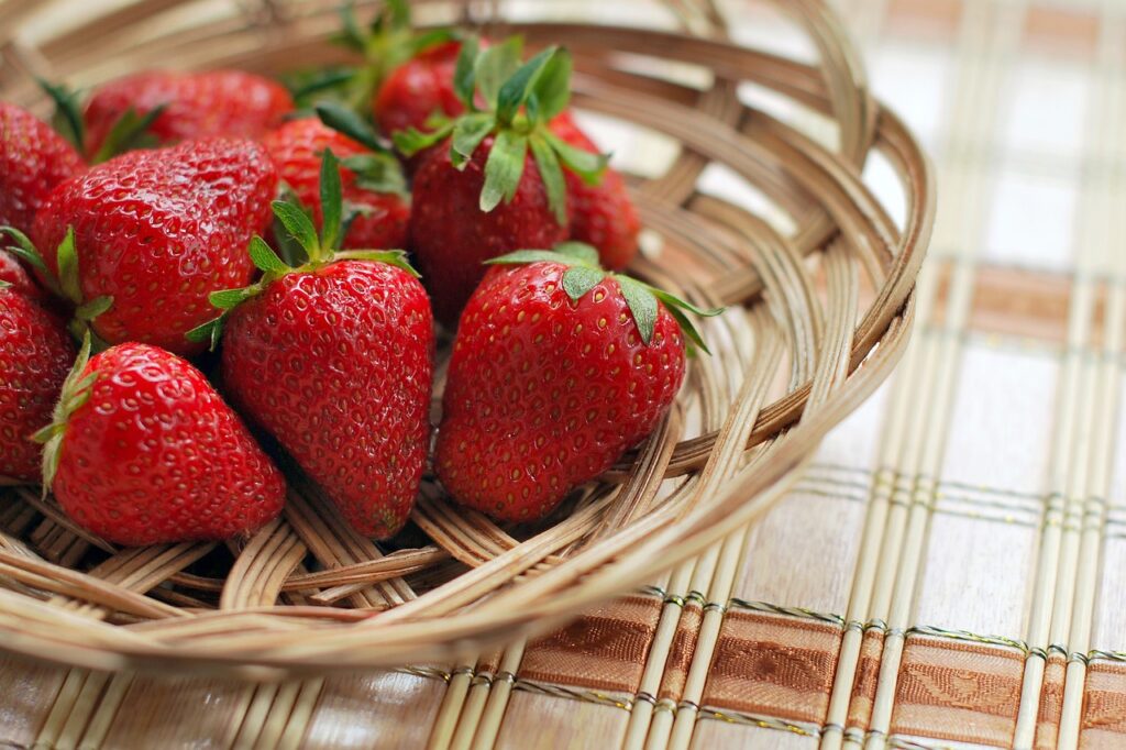 How to juice frozen strawberries